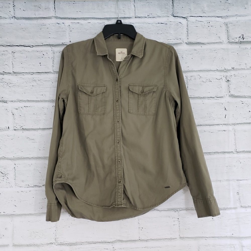 Hollister Green Size Small Long Sleeve Collared Military Olive Button Up Shirt